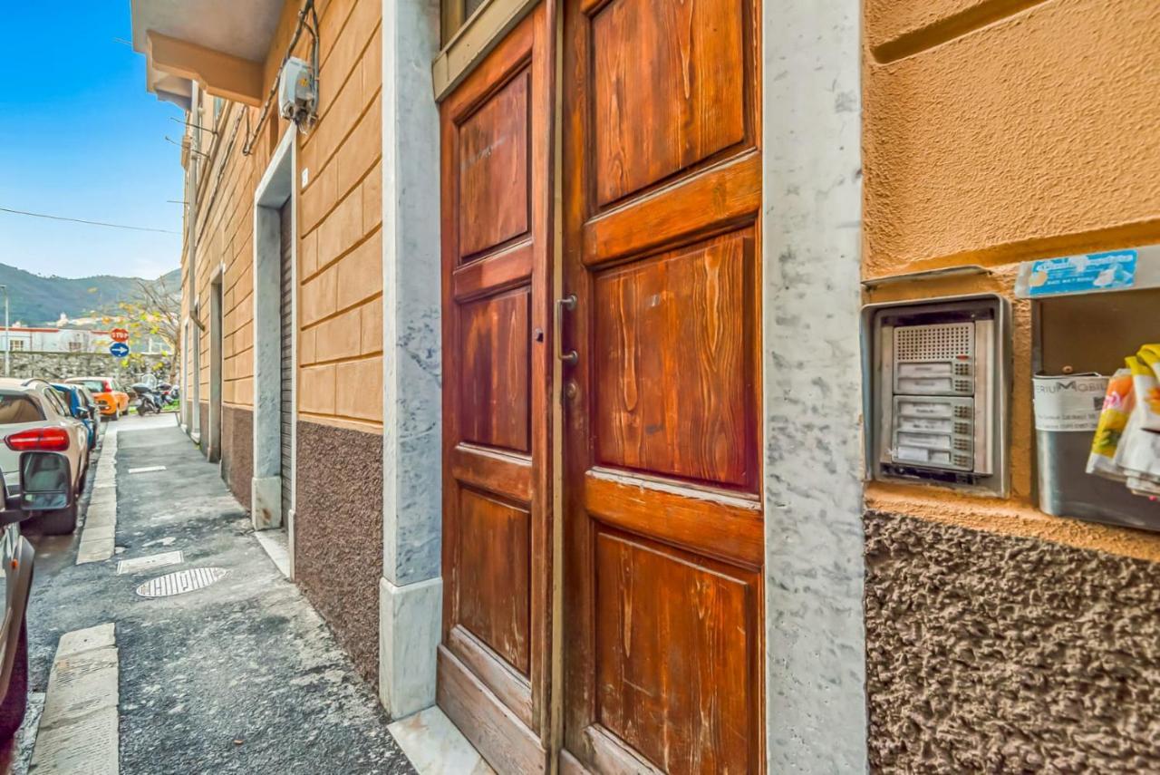 Nelli Rooms Via Biassa La Spezia Exterior photo